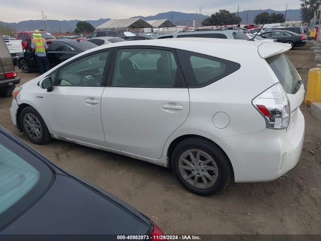 Toyota Prius V Two 2014 JTDZN3EU1E3297193 Image 14