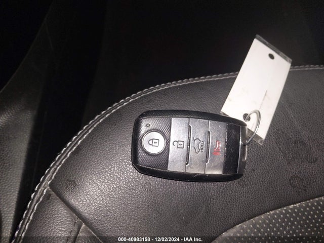 KNDJP3A58J7582305 KIA SOUL +