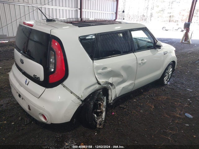 KNDJP3A58J7582305 KIA SOUL +