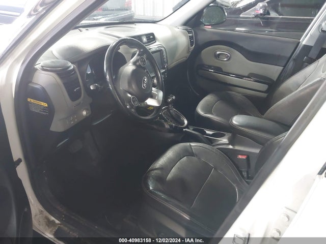 KNDJP3A58J7582305 KIA SOUL +