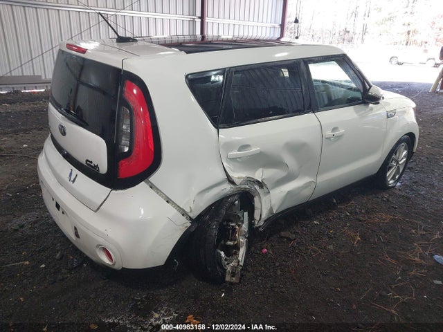 KNDJP3A58J7582305 KIA SOUL +