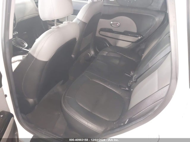 KNDJP3A58J7582305 KIA SOUL +
