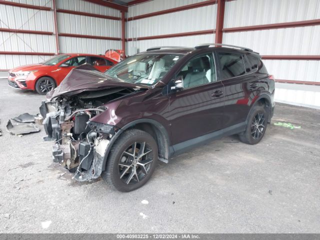 2T3JFREV2HW677182 Toyota RAV4 SE