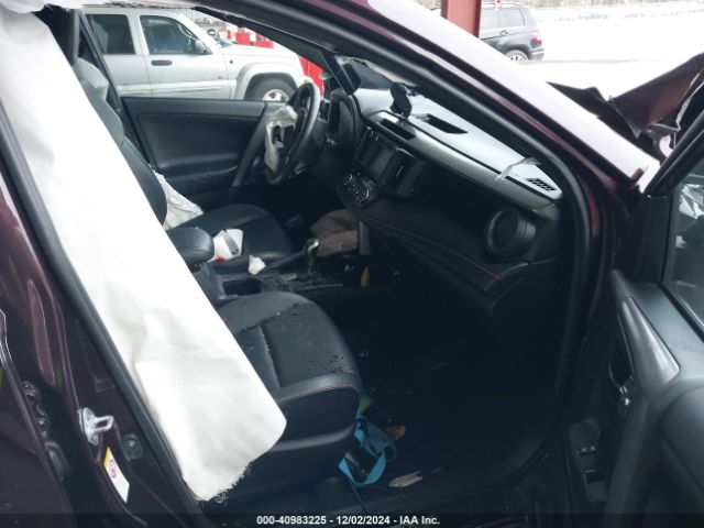 2T3JFREV2HW677182 Toyota RAV4 SE