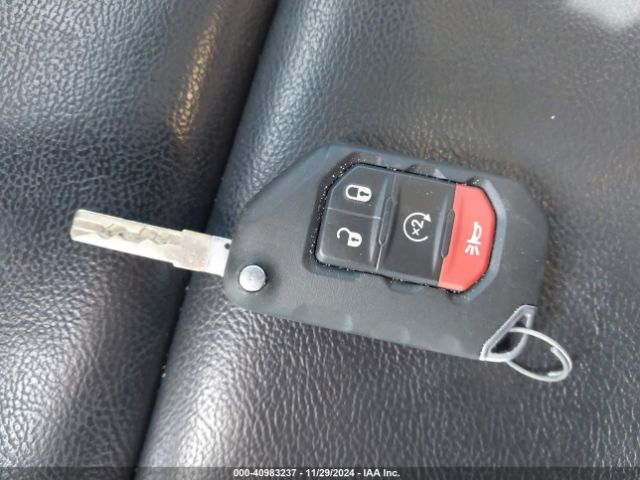 1C4HJXEG6MW502562 Jeep Wrangler Unlimited Sahara 4x4