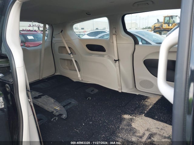 2C4RC1CG1PR516235 Chrysler Voyager Lx