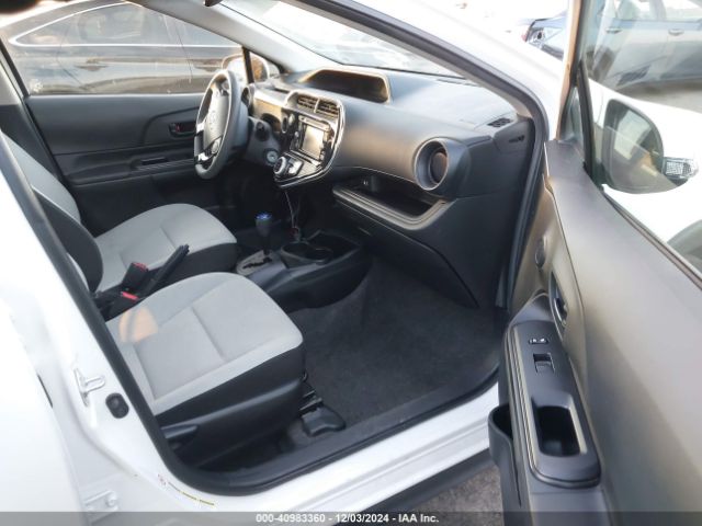 JTDKDTB37J1606297 Toyota Prius C One