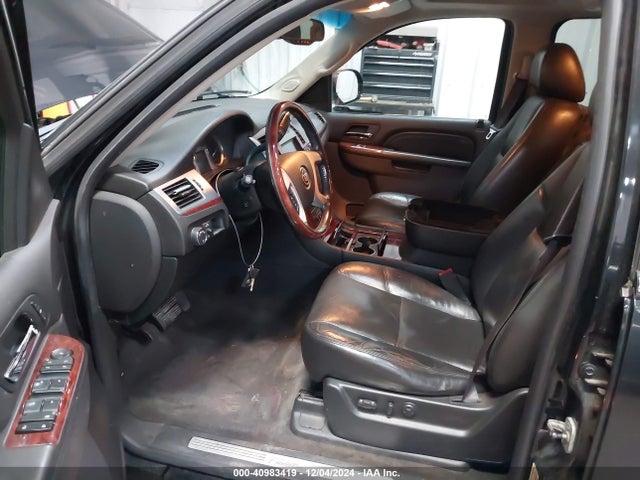 2010 CADILLAC ESCALADE ESV 1GYUKHEF2AR183612 Photo 4