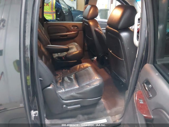2010 CADILLAC ESCALADE ESV 1GYUKHEF2AR183612 Photo 7