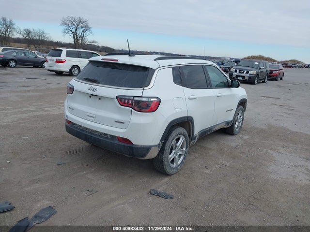 Jeep Compass Latitude 4x4 2023 3C4NJDBN6PT528092 Image 18