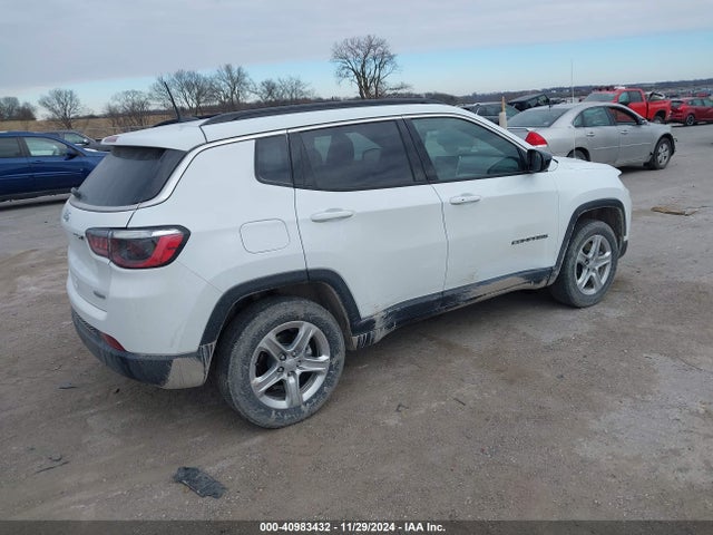 Jeep Compass Latitude 4x4 2023 3C4NJDBN6PT528092 Image 4
