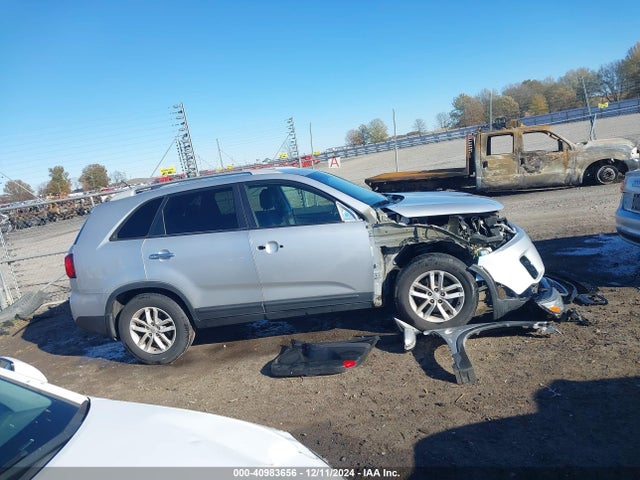 KIA Sorento Lx V6 2015 5XYKT4A75FG565074 Image 13