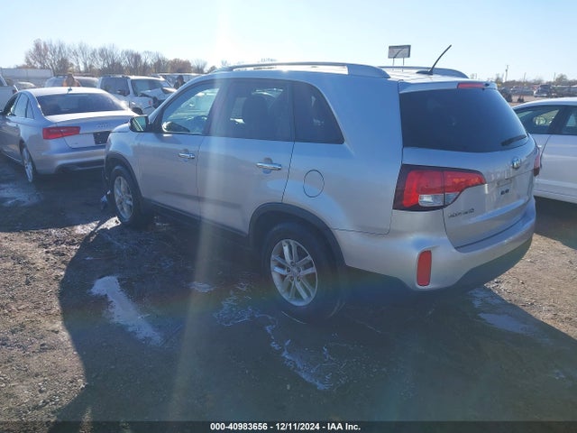 KIA Sorento Lx V6 2015 5XYKT4A75FG565074 Image 3