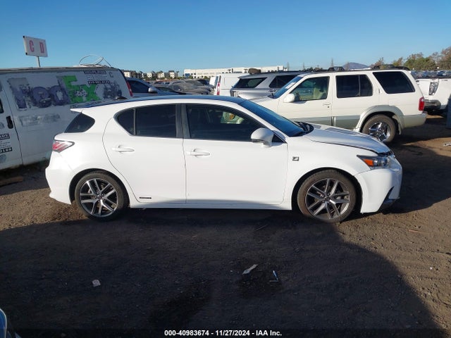 Lexus CT 200H 2016 JTHKD5BH5G2257424 Image 13