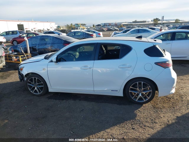 Lexus CT 200H 2016 JTHKD5BH5G2257424 Image 14