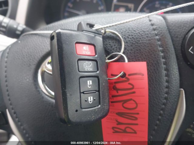JTMWFREV9JD115501 Toyota Rav4 Adventure/xle