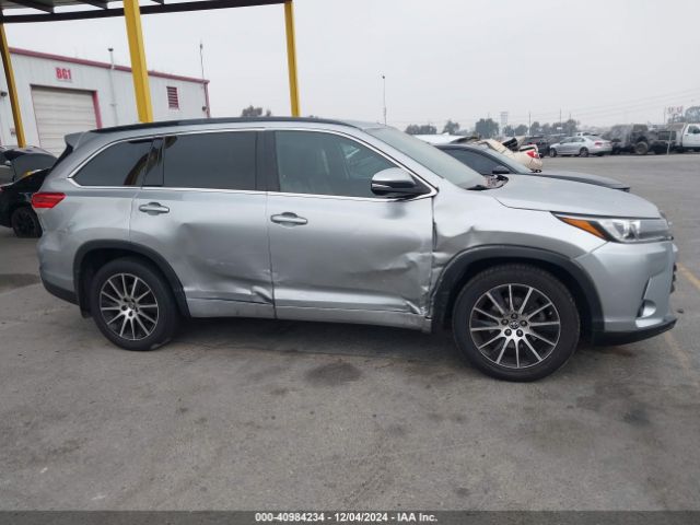 5TDJZRFH5HS385320 Toyota Highlander Se