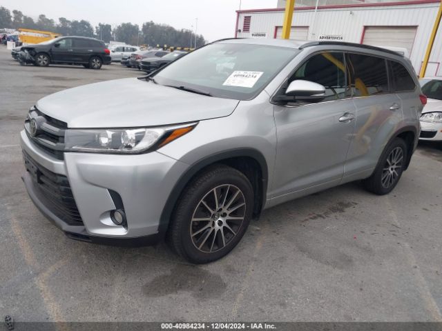 5TDJZRFH5HS385320 Toyota Highlander Se
