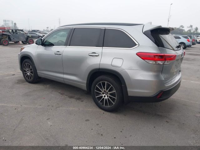5TDJZRFH5HS385320 Toyota Highlander Se