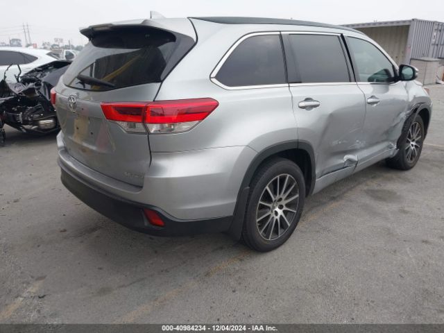 5TDJZRFH5HS385320 Toyota Highlander Se