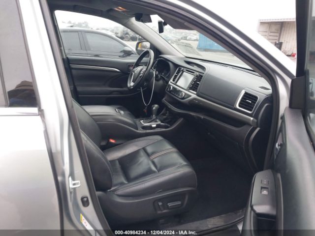 5TDJZRFH5HS385320 Toyota Highlander Se