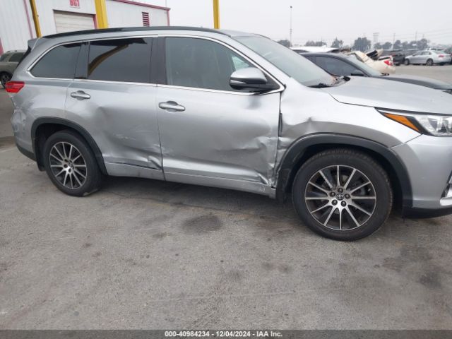 5TDJZRFH5HS385320 Toyota Highlander Se