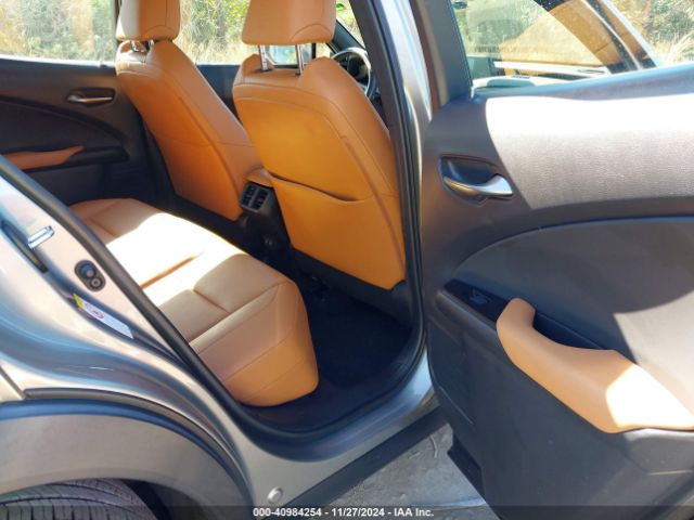 JTHY3JBH3K2003256 Lexus UX 200