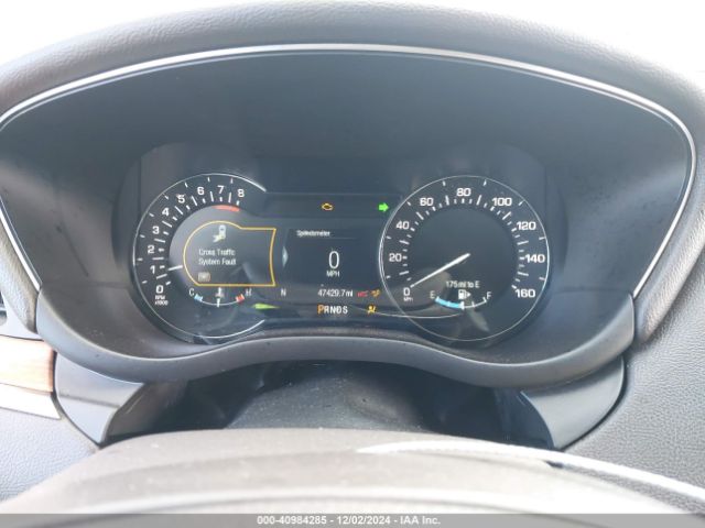 5LMCJ2D99JUL18829 Lincoln MKC SELECT