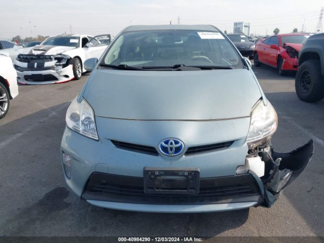 JTDKN3DU4F1913601 Toyota Prius Two
