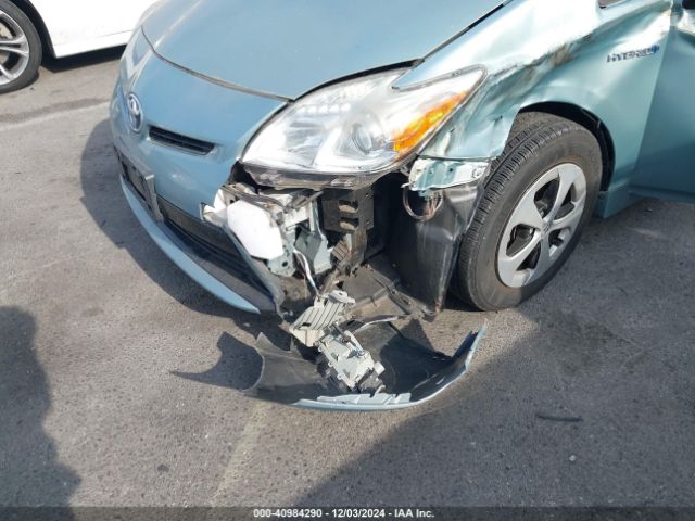 JTDKN3DU4F1913601 Toyota Prius Two