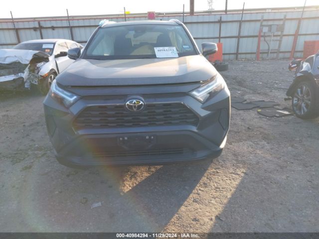 2T3W1RFV4PW242083 Toyota Rav4 Xle