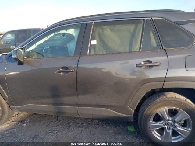 2T3W1RFV4PW242083 Toyota Rav4 Xle
