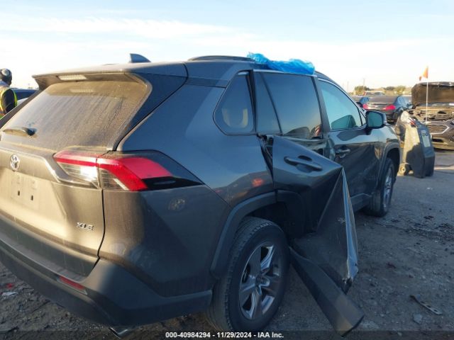 2T3W1RFV4PW242083 Toyota Rav4 Xle