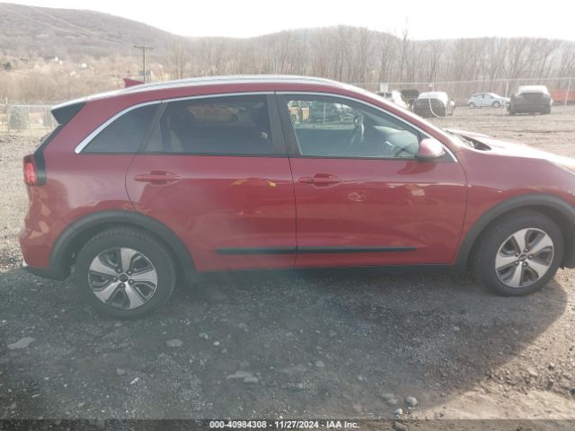 KNDCB3LCXH5092005 KIA NIRO LX