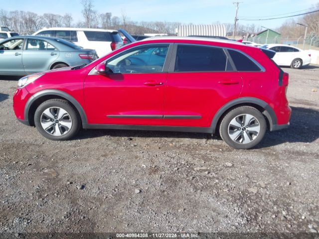 KNDCB3LCXH5092005 KIA NIRO LX