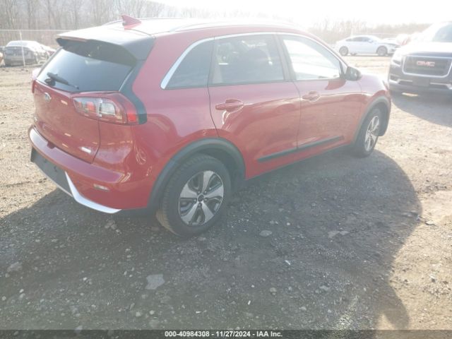 KNDCB3LCXH5092005 KIA NIRO LX