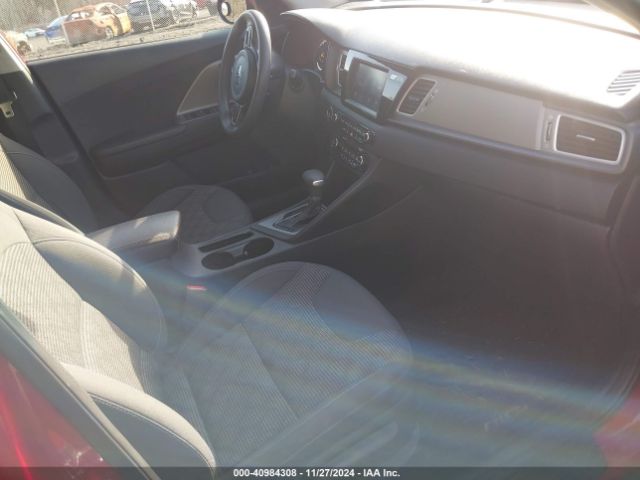 KNDCB3LCXH5092005 KIA NIRO LX