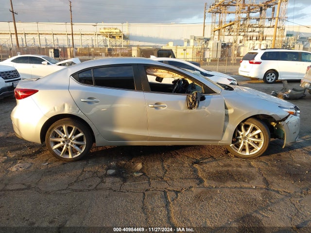 3MZBN1V74HM151290 Mazda Mazda3 Touring