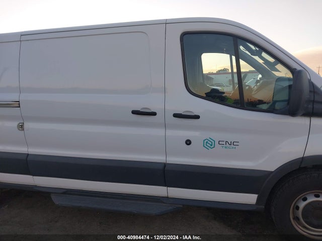 Ford Transit-150 2018 1FTYE2YM2JKB30889 Image 13