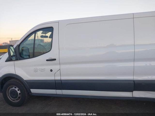 Ford Transit-150 2018 1FTYE2YM2JKB30889 Image 14
