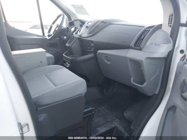 1FTYE2YM2JKB30889 Ford Transit-150