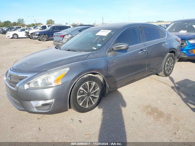 Nissan Altima 2.5 S 2015 1N4AL3AP0FC482359 Image 2