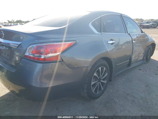 Nissan Altima 2.5 S 2015 1N4AL3AP0FC482359 Image 4