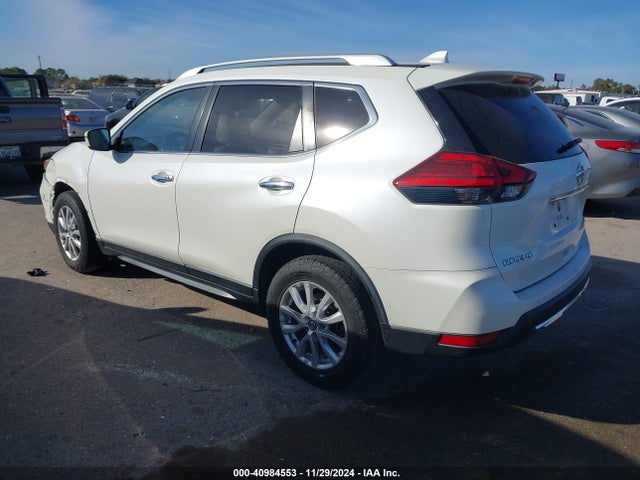 Nissan ROGUE SV 2017 JN8AT2MT4HW137225 Image 3