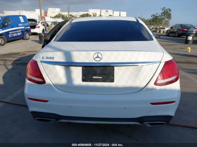 WDDZF4JBXJA350590 Mercedes-Benz E 300