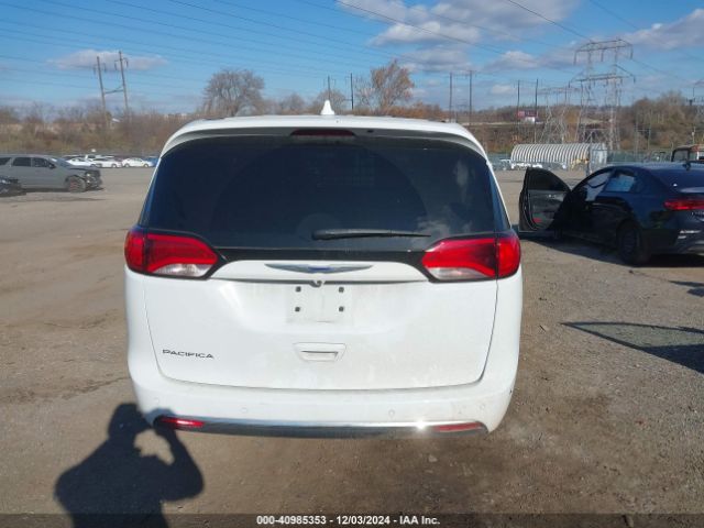 2C4RC1FG2LR181718 Chrysler Pacifica Touring
