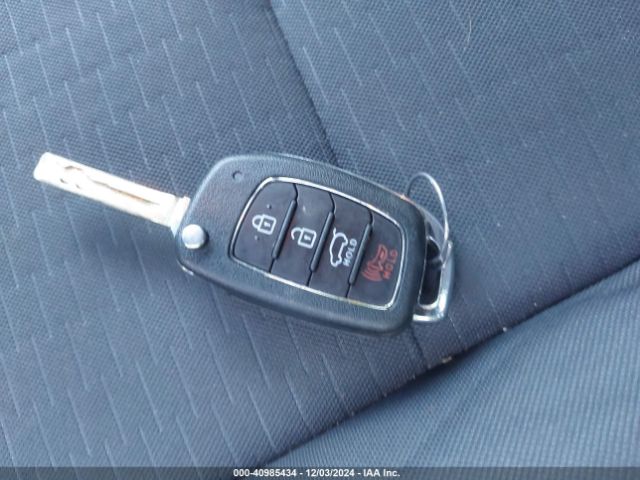 KM8J2CA44MU332731 Hyundai TUCSON SE