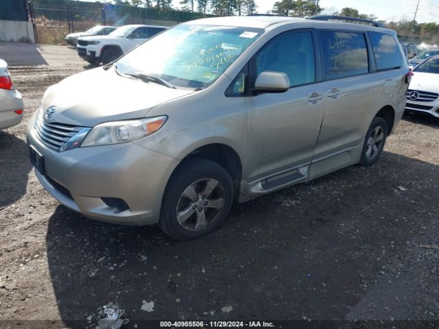 5TDKK3DC5FS593921 Toyota Sienna Le 7 Passenger