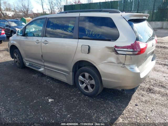 5TDKK3DC5FS593921 Toyota Sienna Le 7 Passenger