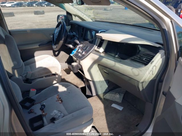 5TDKK3DC5FS593921 Toyota Sienna Le 7 Passenger
